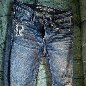 American Eagle Distressed Ripped Skinny Jeans Size 4